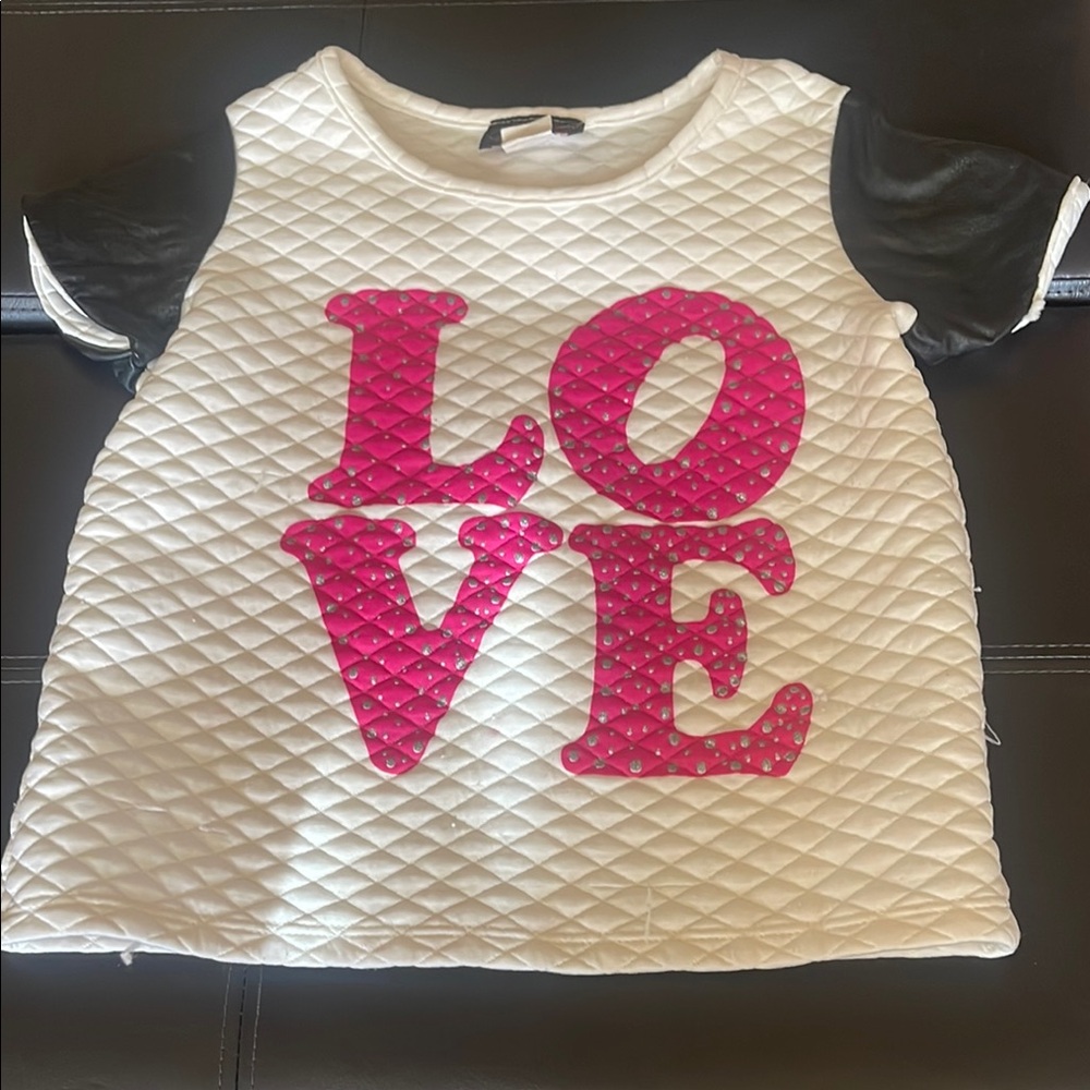 Kids Love Graphic Quilted Top - White and Pink